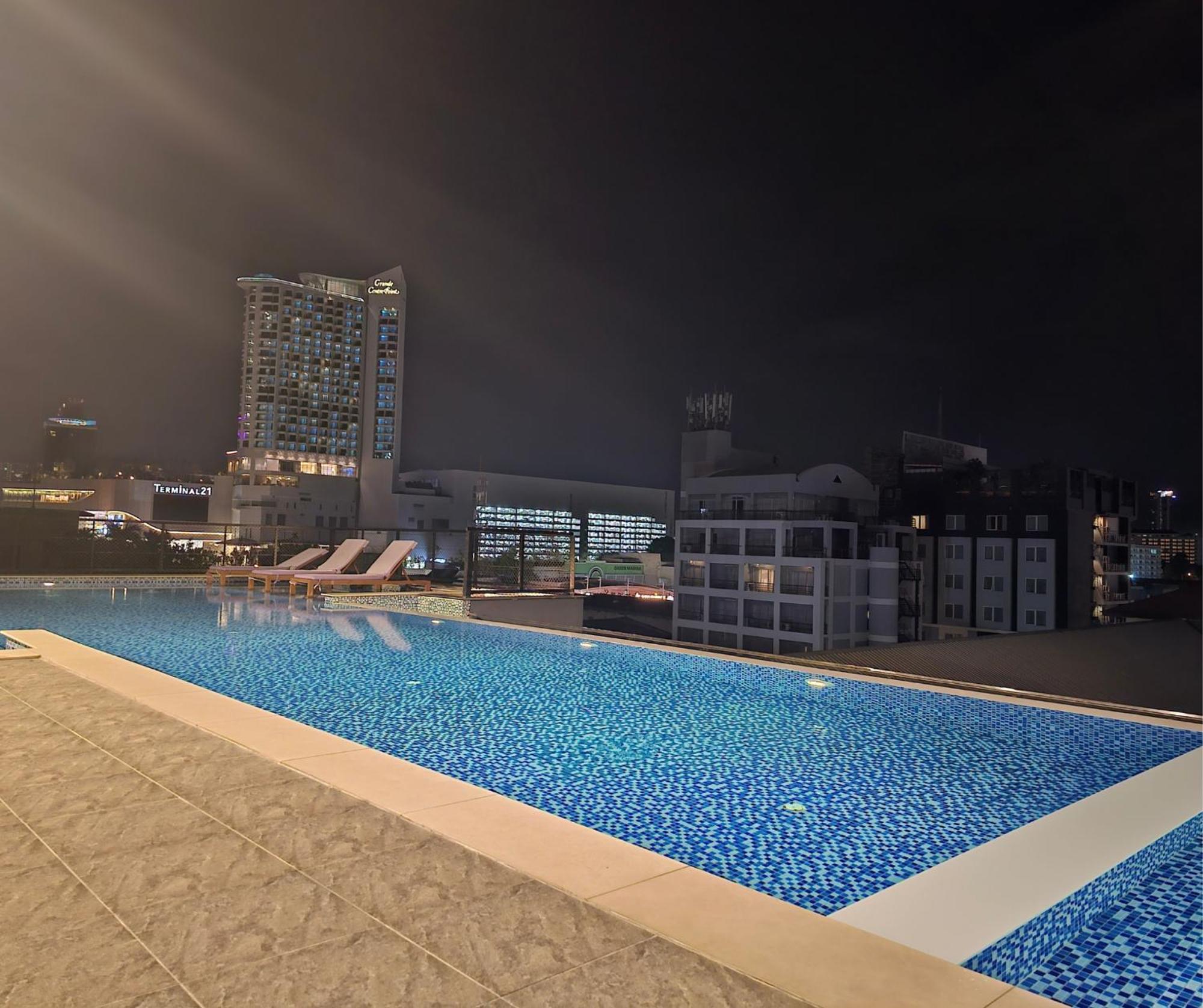 Xq Pattaya Hotel Екстер'єр фото