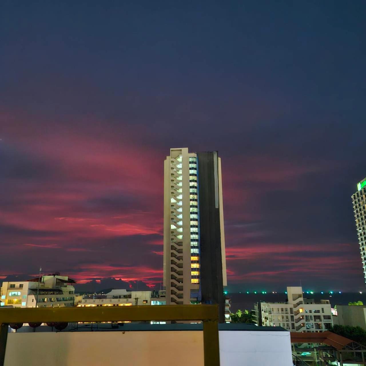 Xq Pattaya Hotel Екстер'єр фото